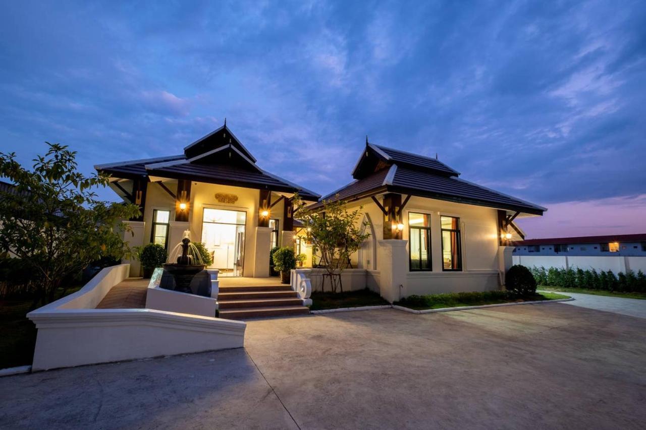Lanna Kamin Pool Villa Airport Chiang Mai Bagian luar foto