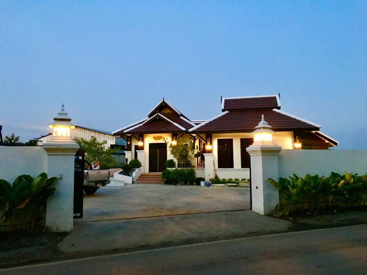 Lanna Kamin Pool Villa Airport Chiang Mai Bagian luar foto